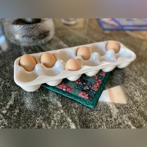 White‎ Ceramic Egg Holder
